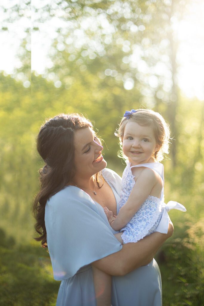 One Mama’s Experience with a Spring Maternity Mini
